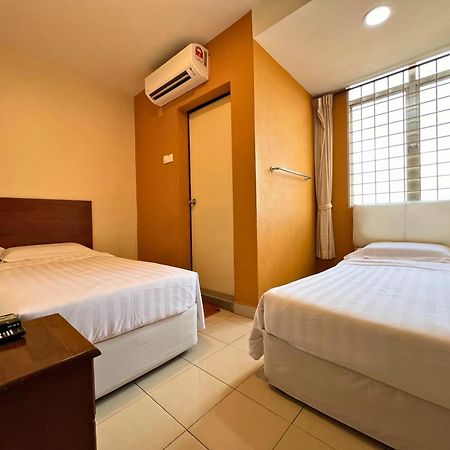Tropicana Hotel Gemas Exterior photo
